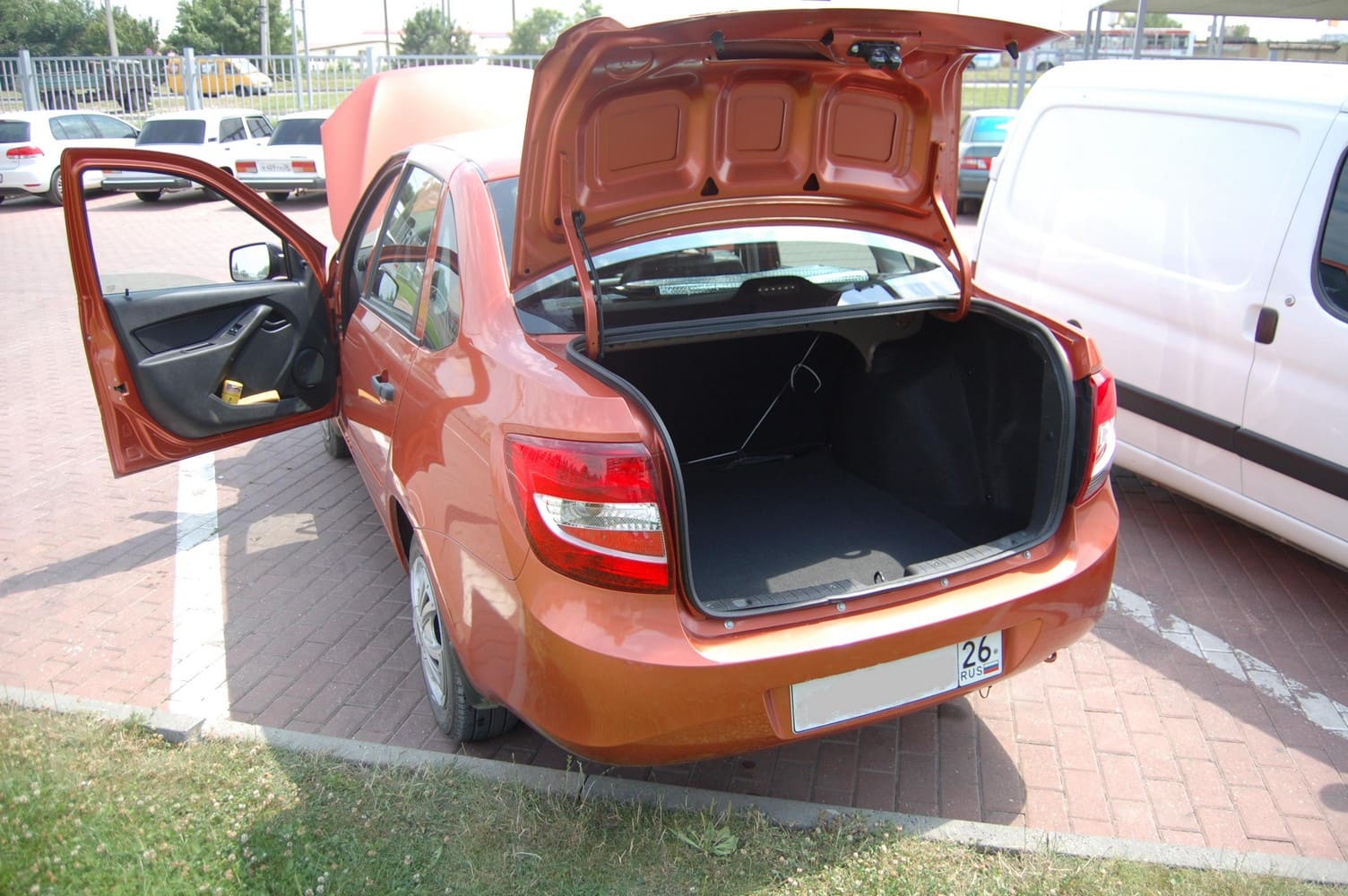 Lada Granta Sedan (2011-2018) 1.6 л.